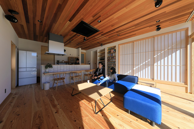 清武町の家～素材感を愉しむ家～ living-room