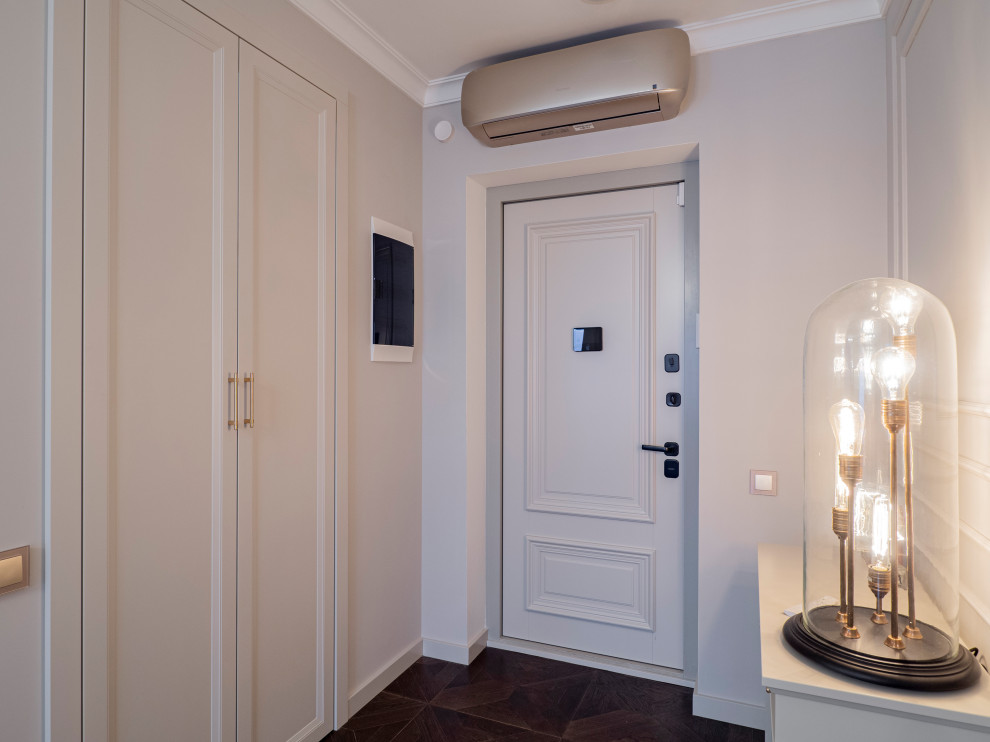 Меблировка квартиры: необычная кухня и гардеробная