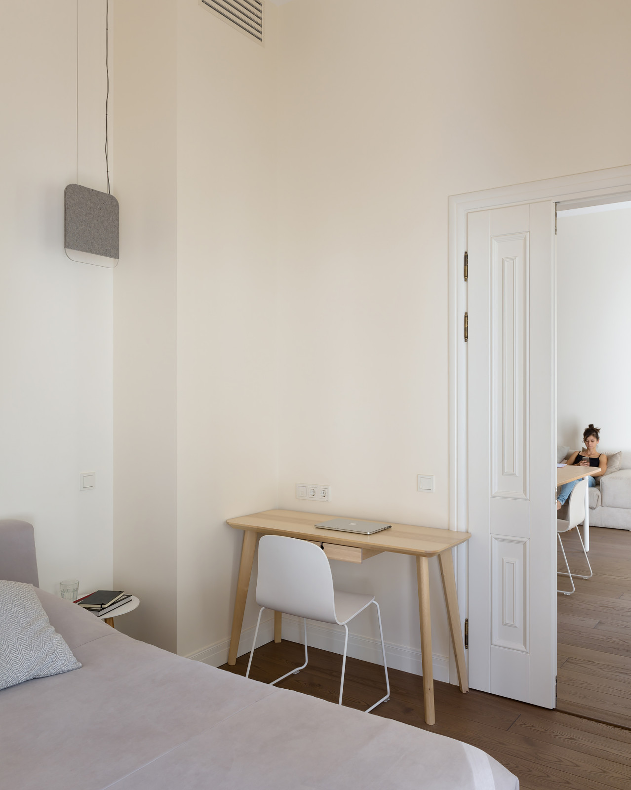 RS • Светлая спальня