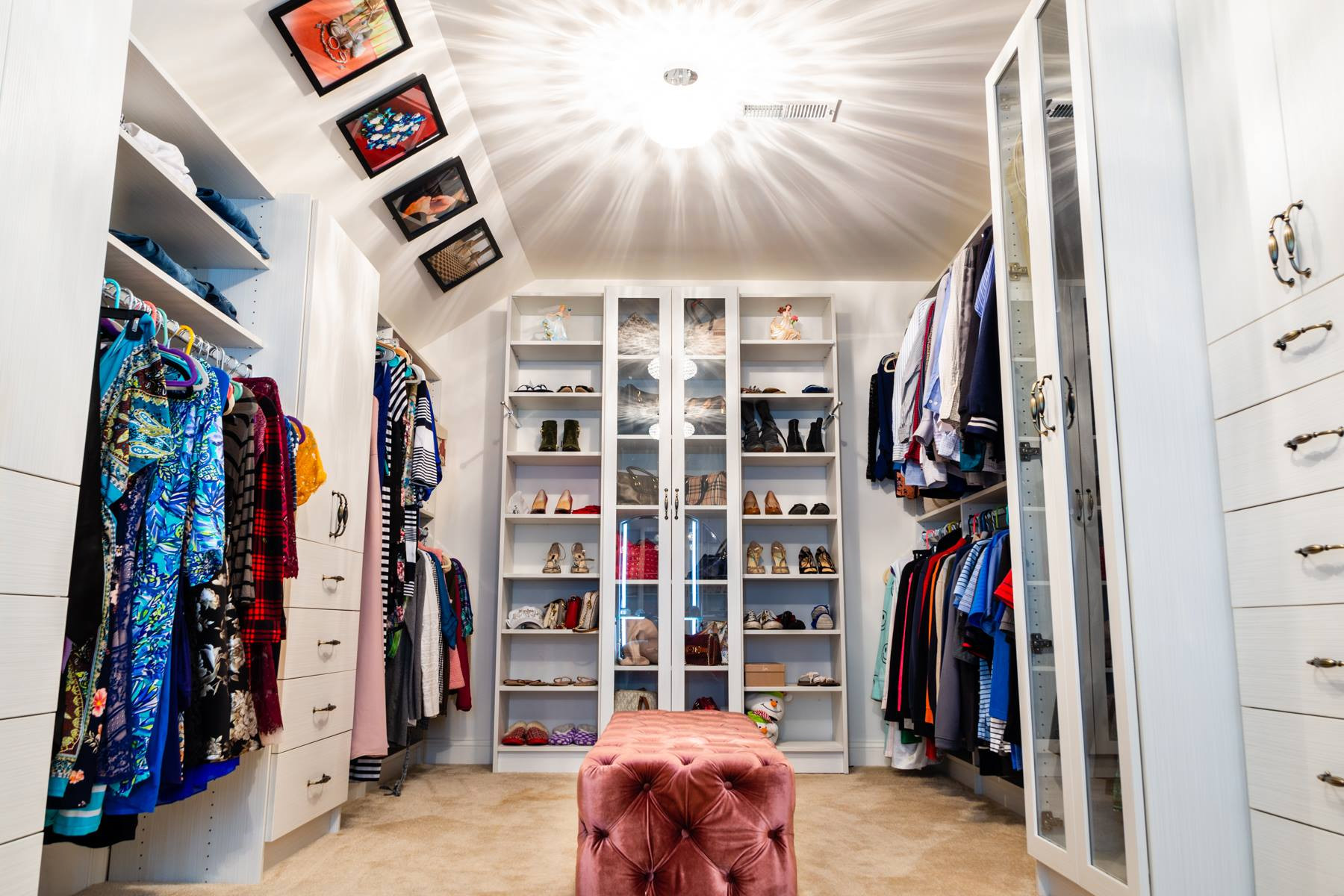 Inspiration for a transitional closet remodel in Philadelphia