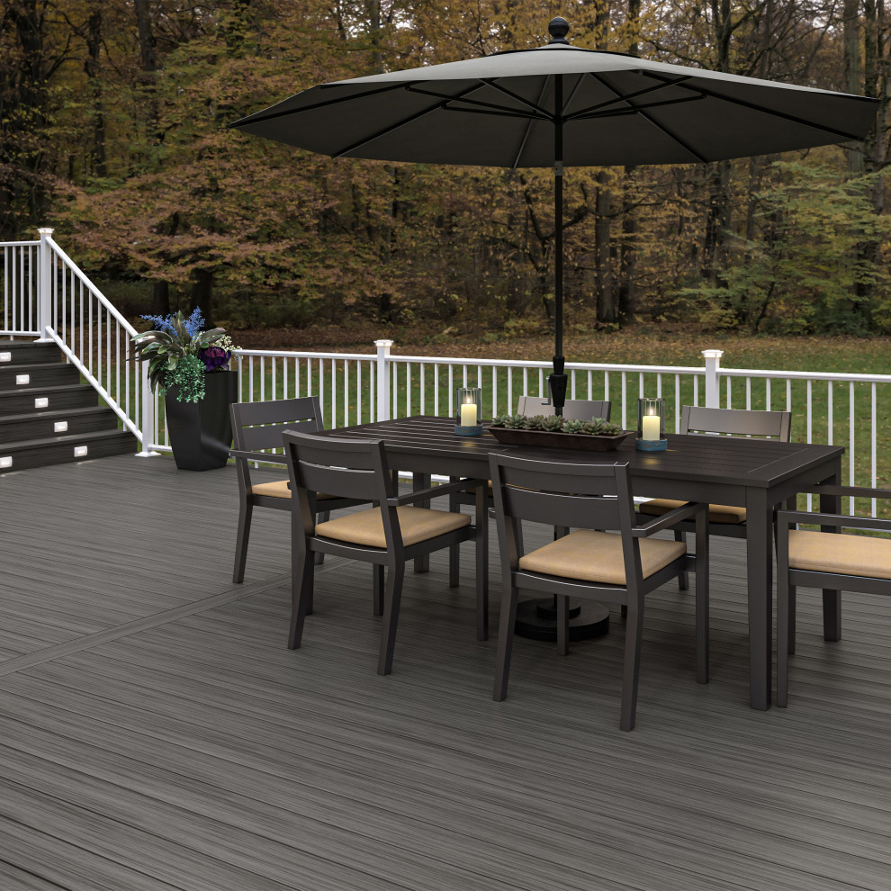 Transitional deck in Grand Rapids.