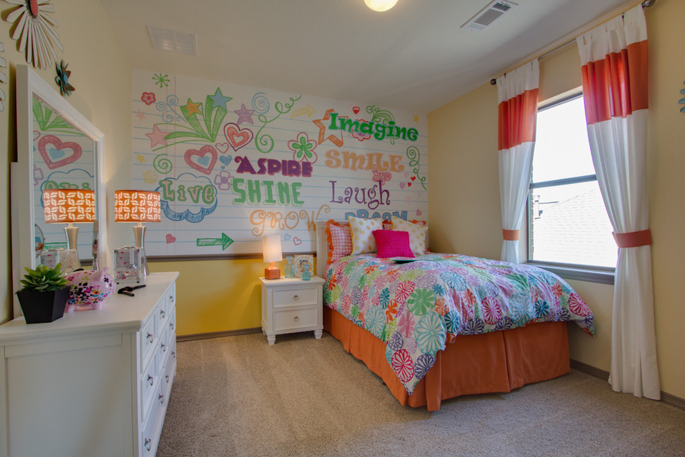 Photo of a traditional kids' room in Houston.
