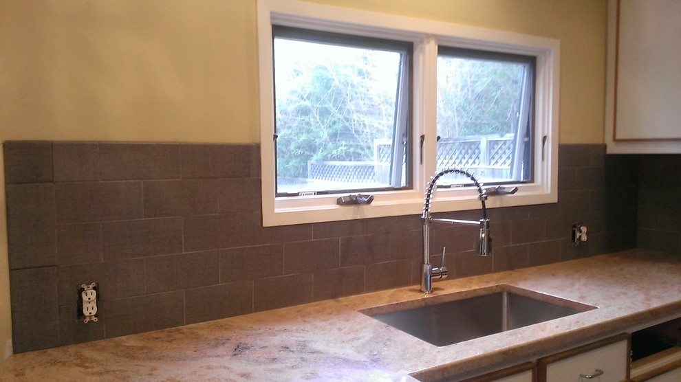 Example of a trendy kitchen design in Austin