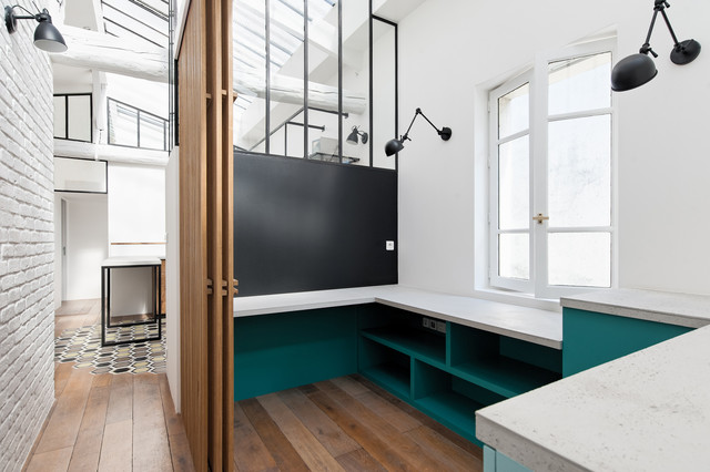 Duplex contemporary-arbetsrum