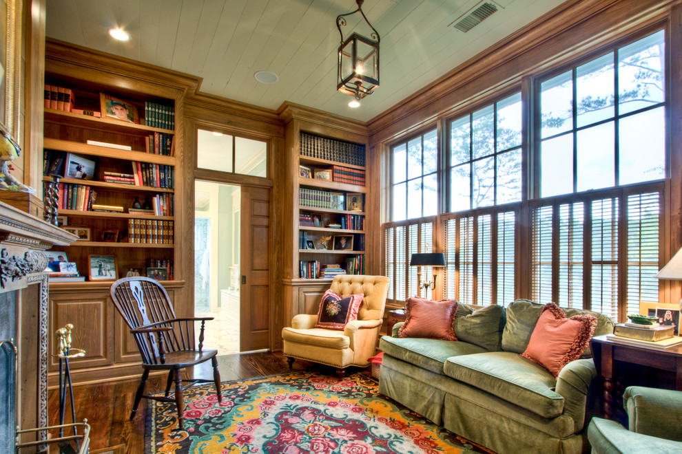 Photo of a country enclosed living room in Atlanta.
