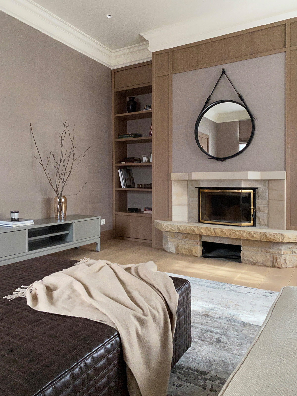 Библиотека в загородном доме