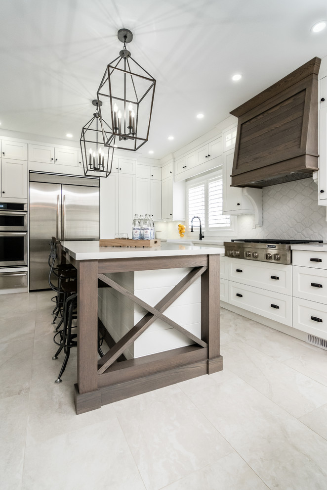 Transitional kitchen photo in Toronto