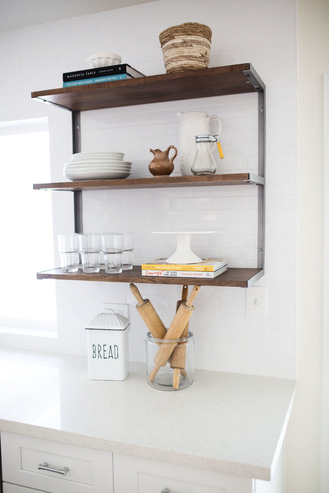 Transitional home design photo in Phoenix