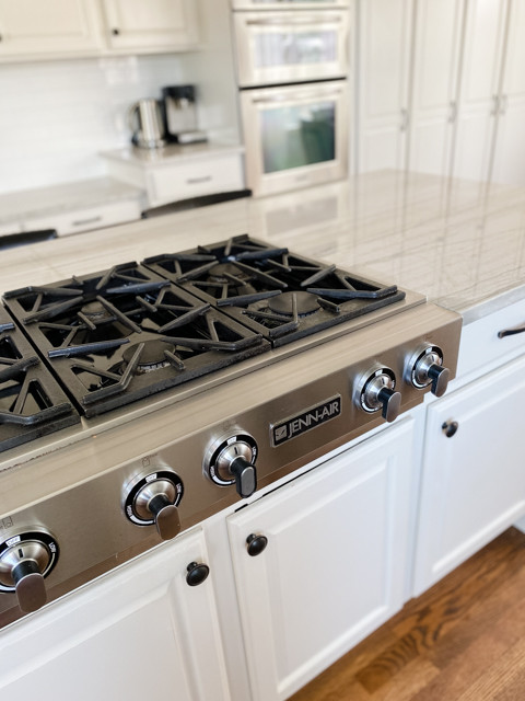 Trzesniak Cuisine | Highlands Ranch, CO | Traditional Living & Kitchen Space