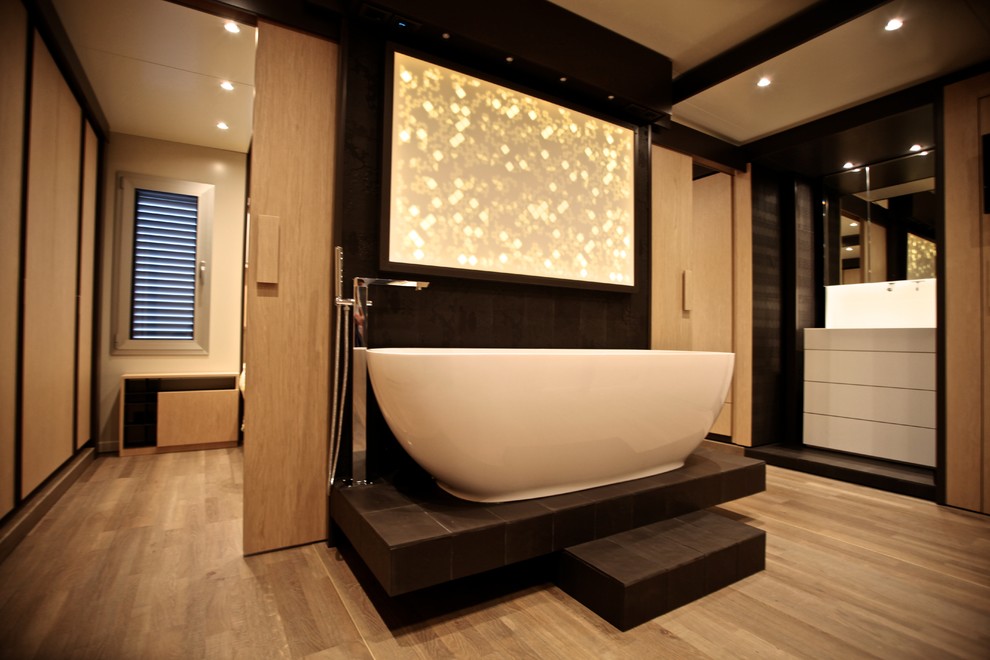 Réalisation d'une salle de bain design.