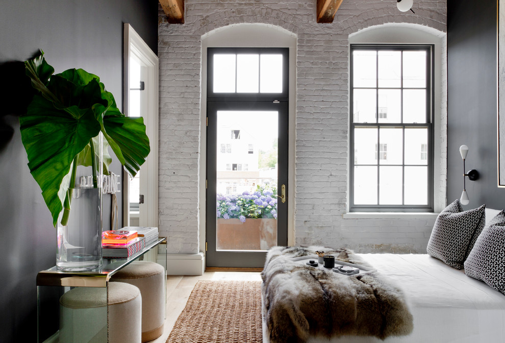 Urban bedroom photo in New York