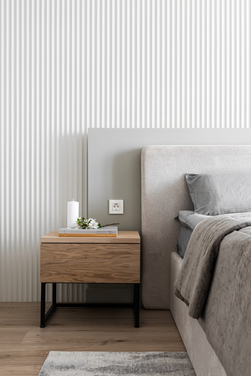 на стороне монохрома