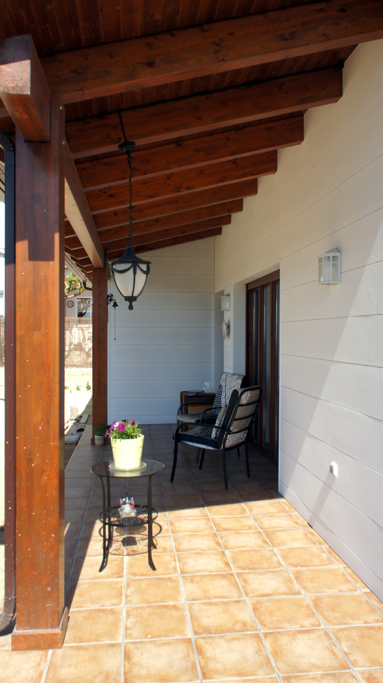 Modelo de terraza in patio delantero With suelo de baldosas
