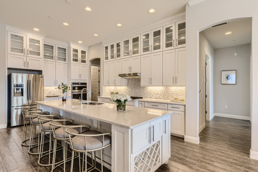Kitchen - transitional kitchen idea in Austin