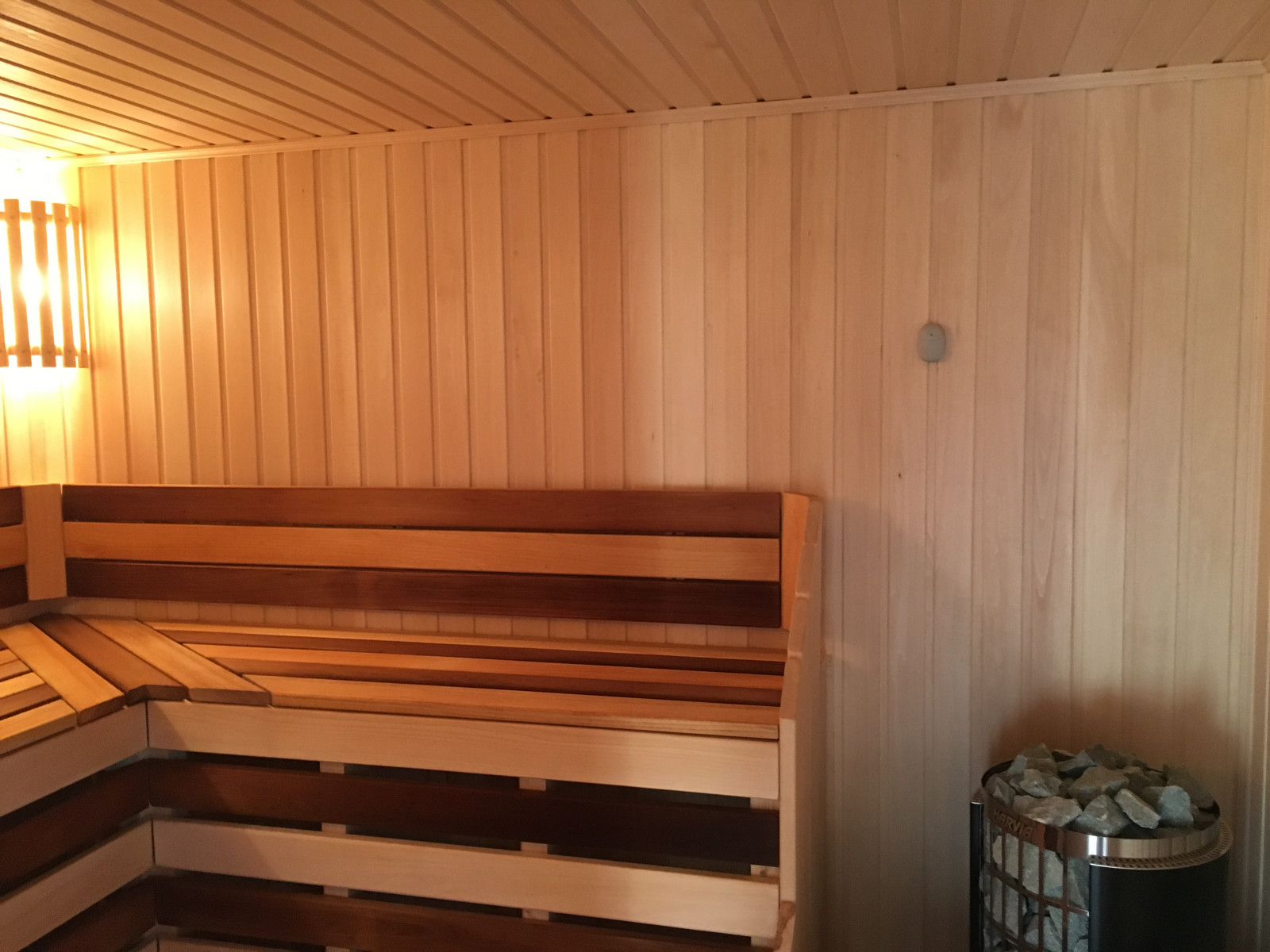 Отделка бани из сруба