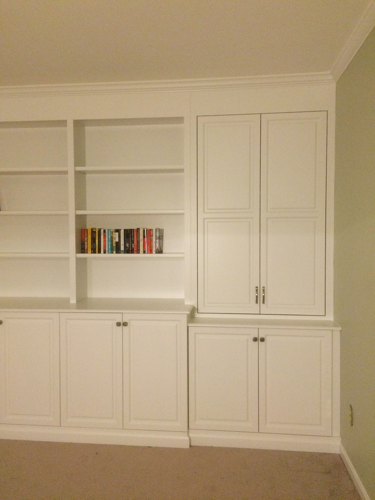 Example of a transitional home design design in Baltimore