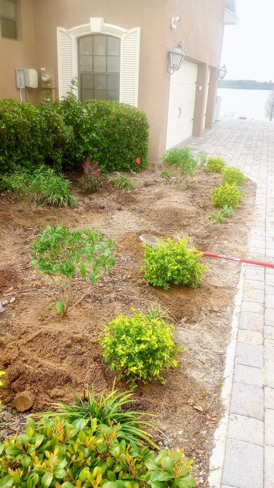 New Mulch and Plant Landscape Design
