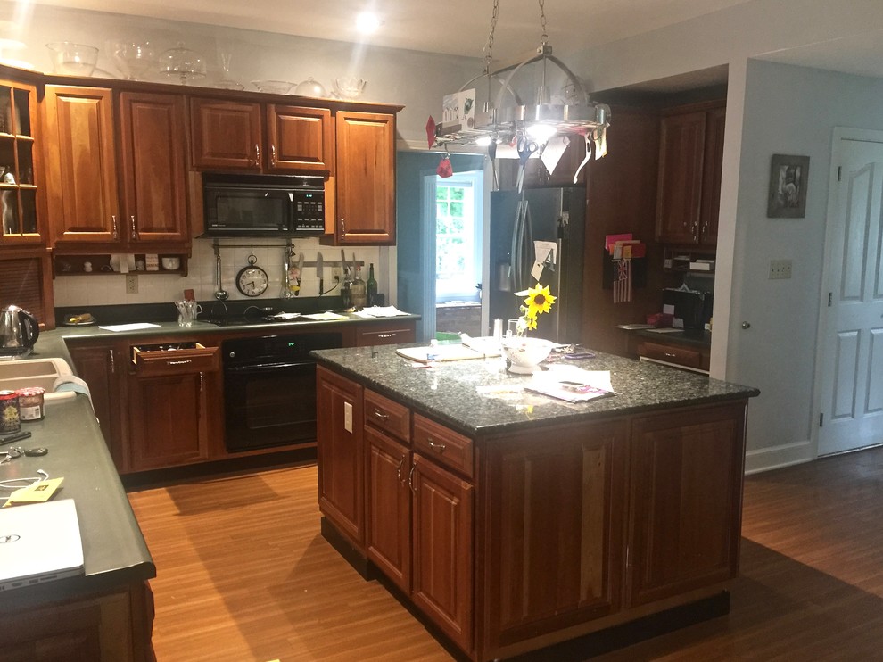 Transitional kitchen photo in Indianapolis