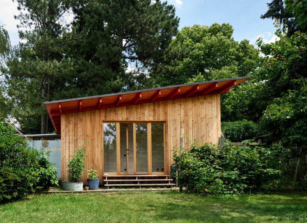 Small scandinavian detached shed and granny flat in Leipzig.