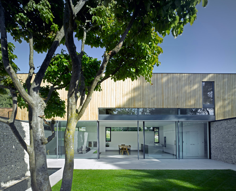Große Moderne Pergola Terrasse hinter dem Haus in Hannover