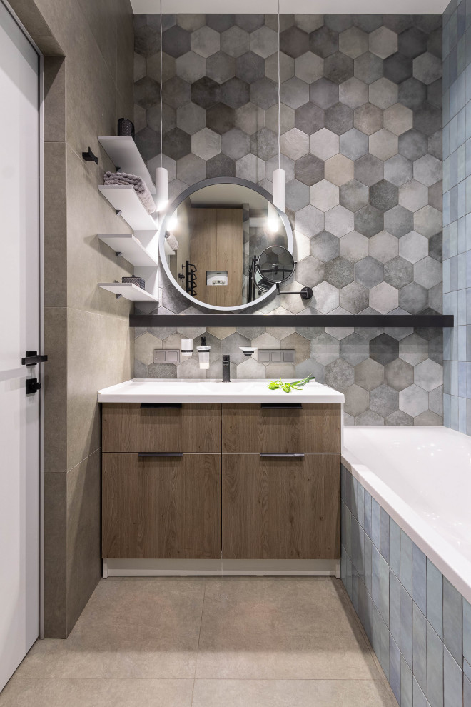 КВАРТИРА С ЯРКИМИ АКЦЕНТАМИ В СТАРОМ ФОНДЕ