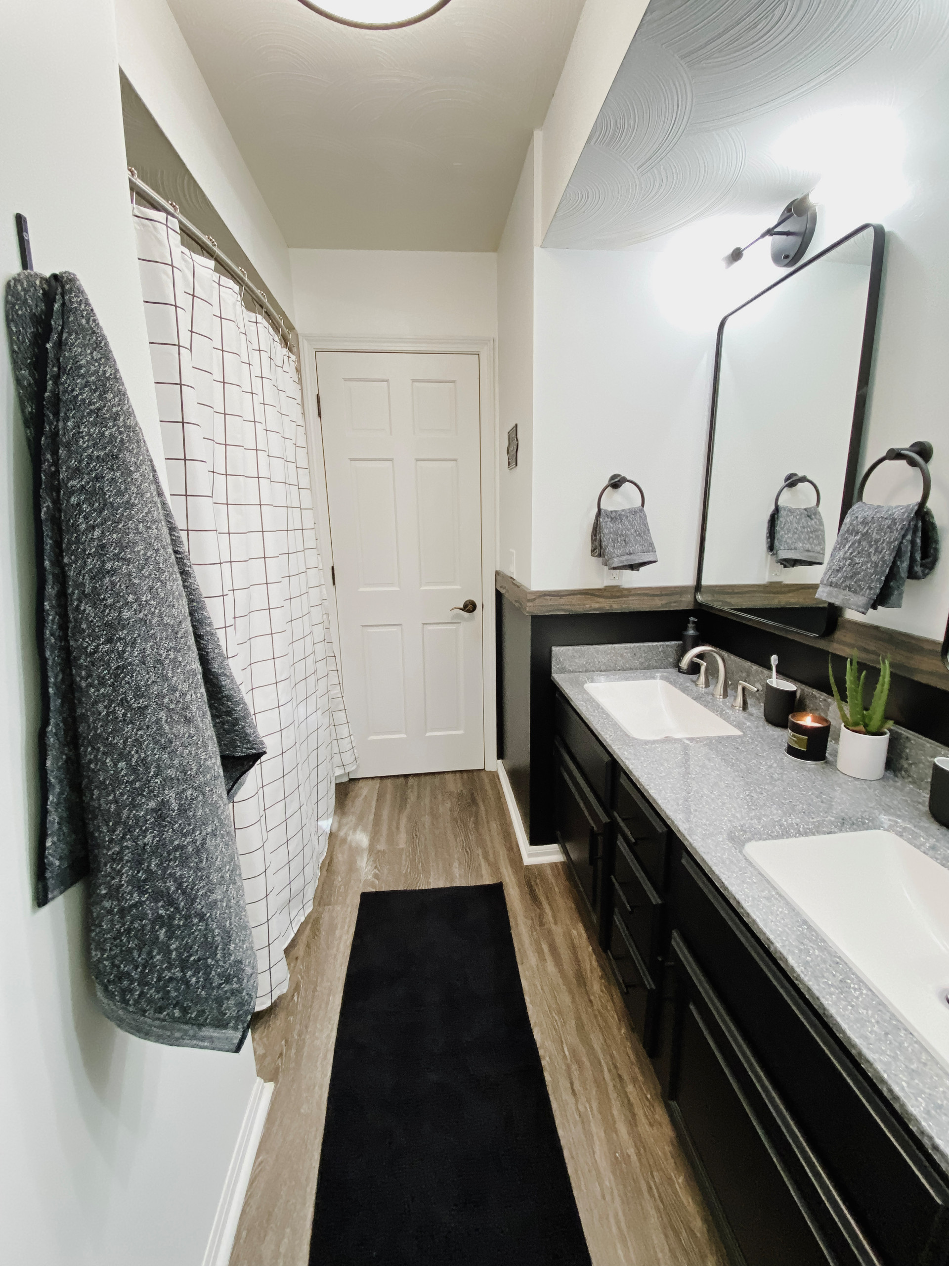 Modern Farmhouse Bathroom 2