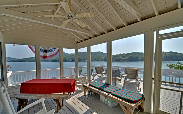Lake Burton Custom Homes costero-terraza-y-balcon