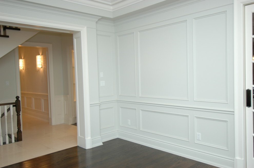 Hallway - traditional hallway idea in Toronto