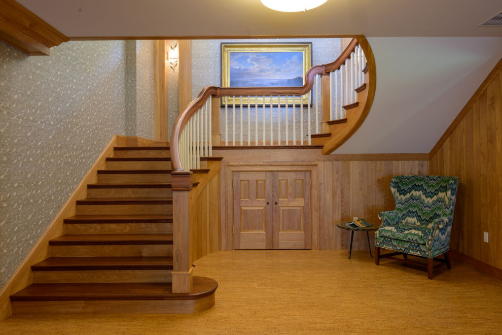 Idée de décoration pour un très grand escalier tradition.