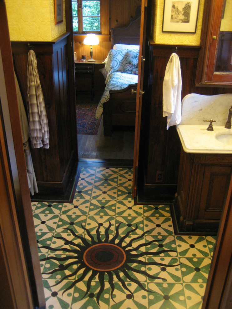 Photo of an eclectic bathroom in San Francisco.