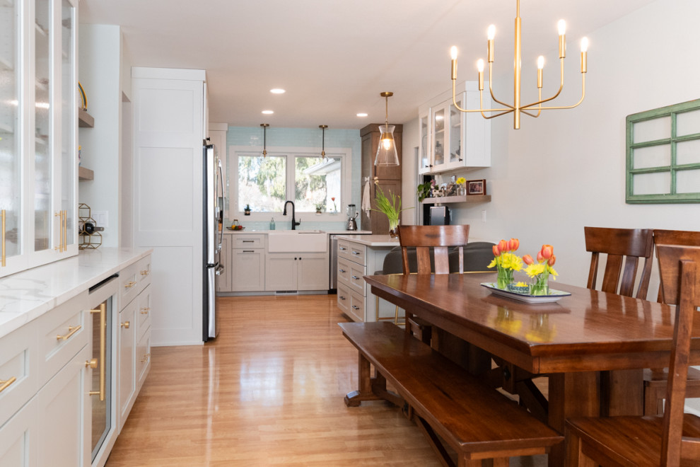 Dining room - transitional dining room idea