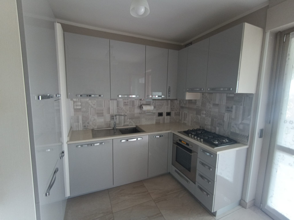 Restyling Cucina sostituzione ante Laccato Lucido Grigio Roccia