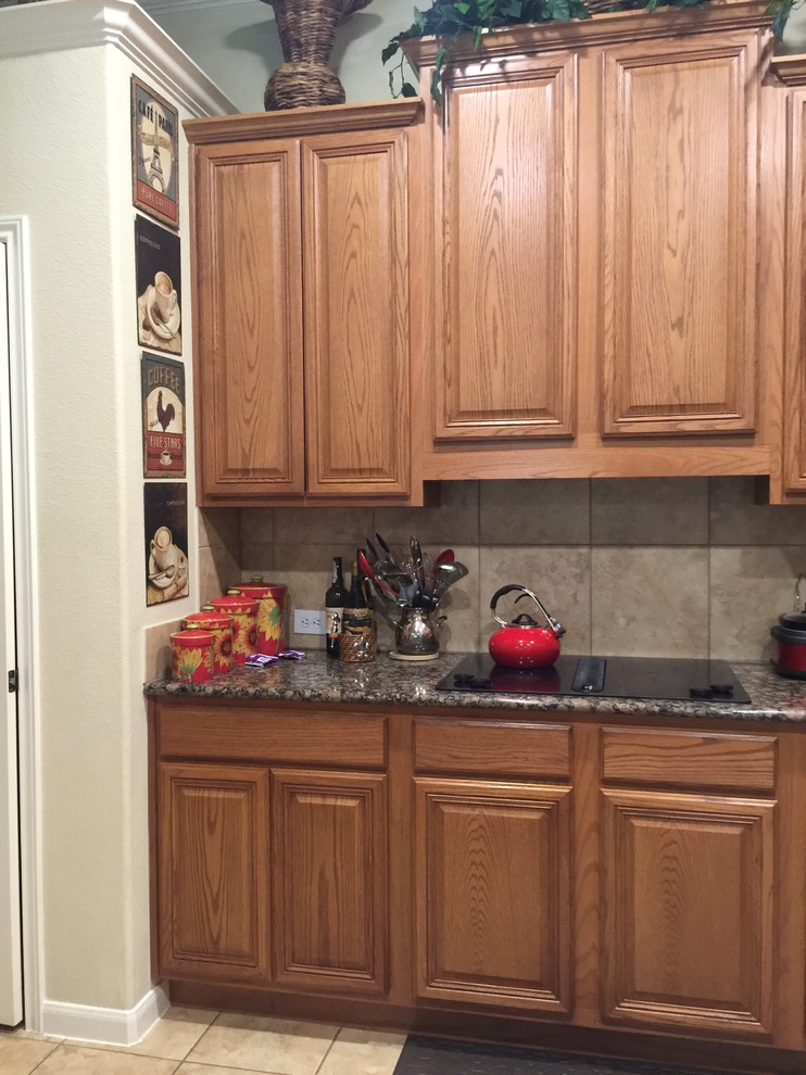 Bentley Manor - Kitchen Cabinets