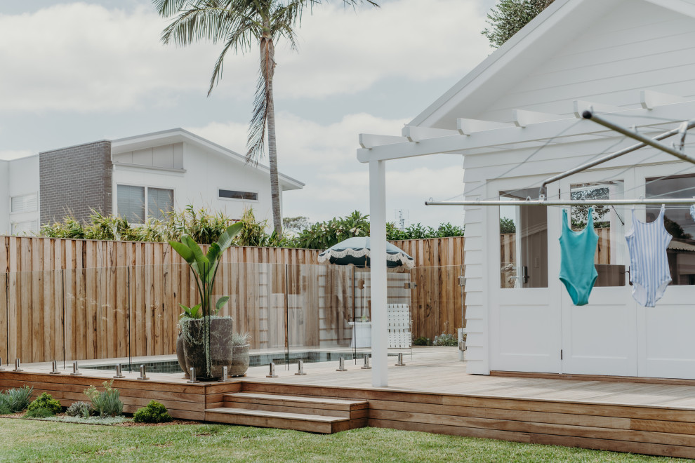 Beach style deck in Newcastle - Maitland.