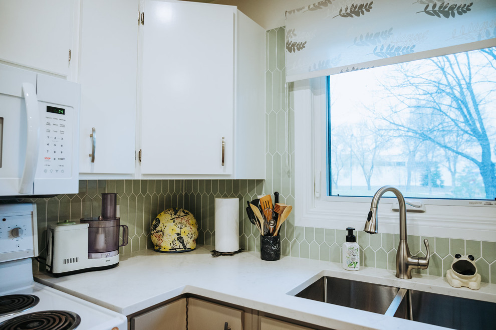 Example of a small transitional home design design