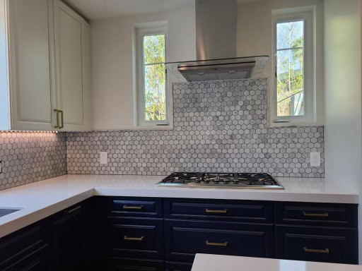 Kitchen - craftsman kitchen idea in Phoenix