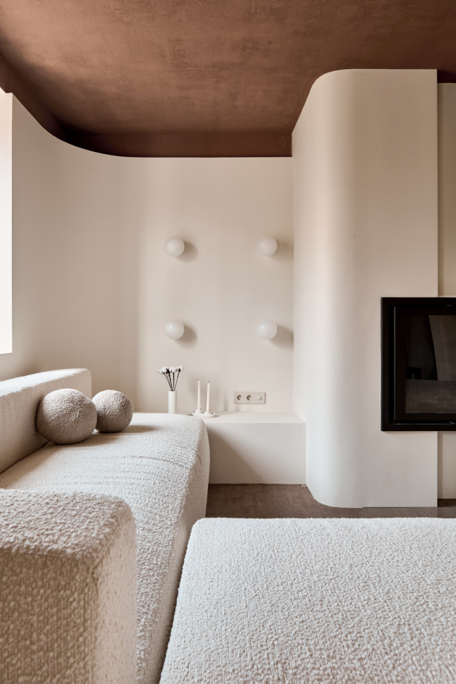 Обнимающая гостиная-столовая