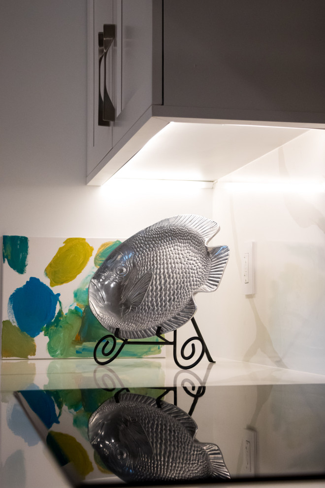 Inspiration for a transitional home design remodel in Miami