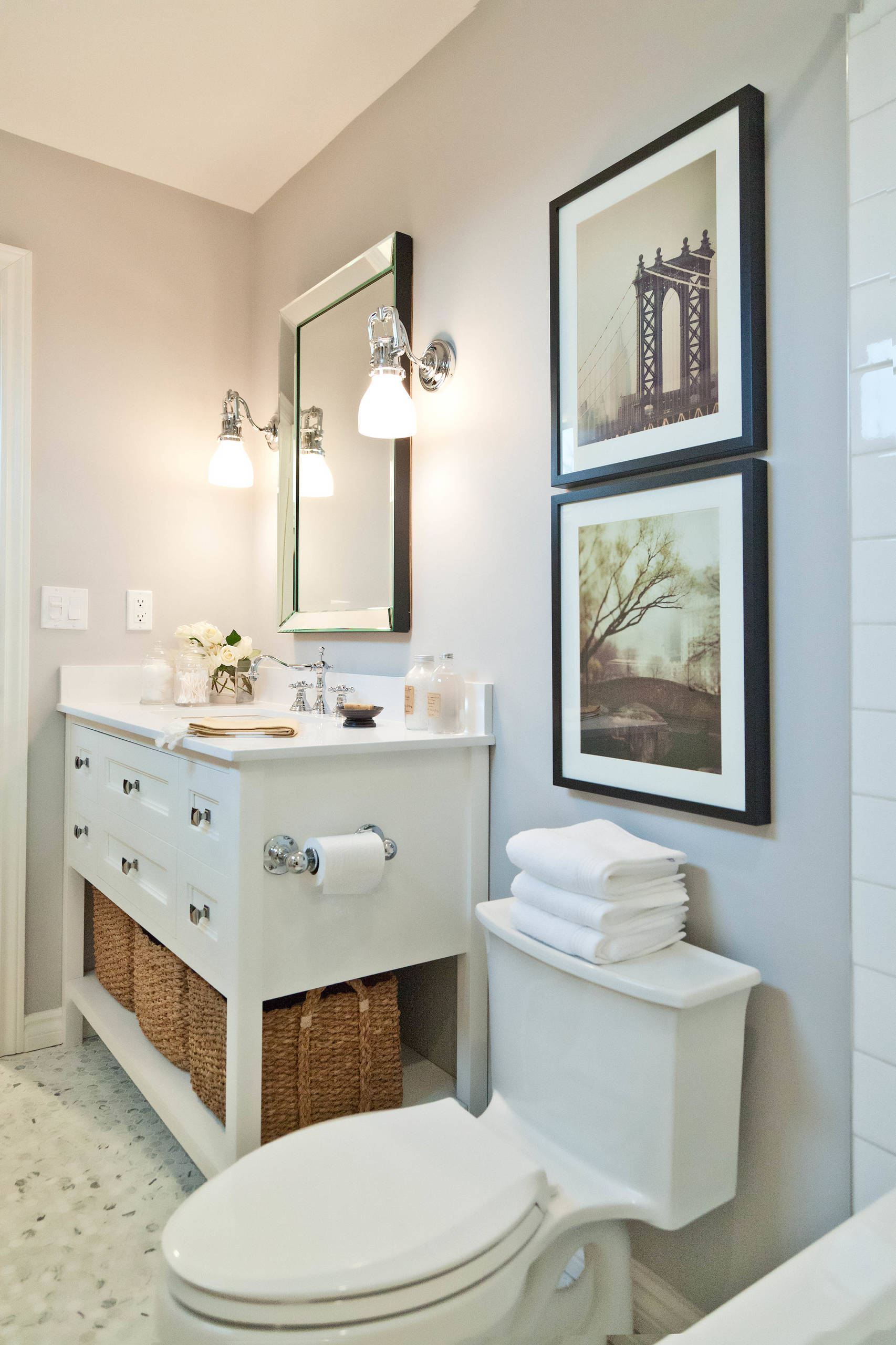Guest Picks: Lighting to Perk Up a Powder Room, image size:1706x2560