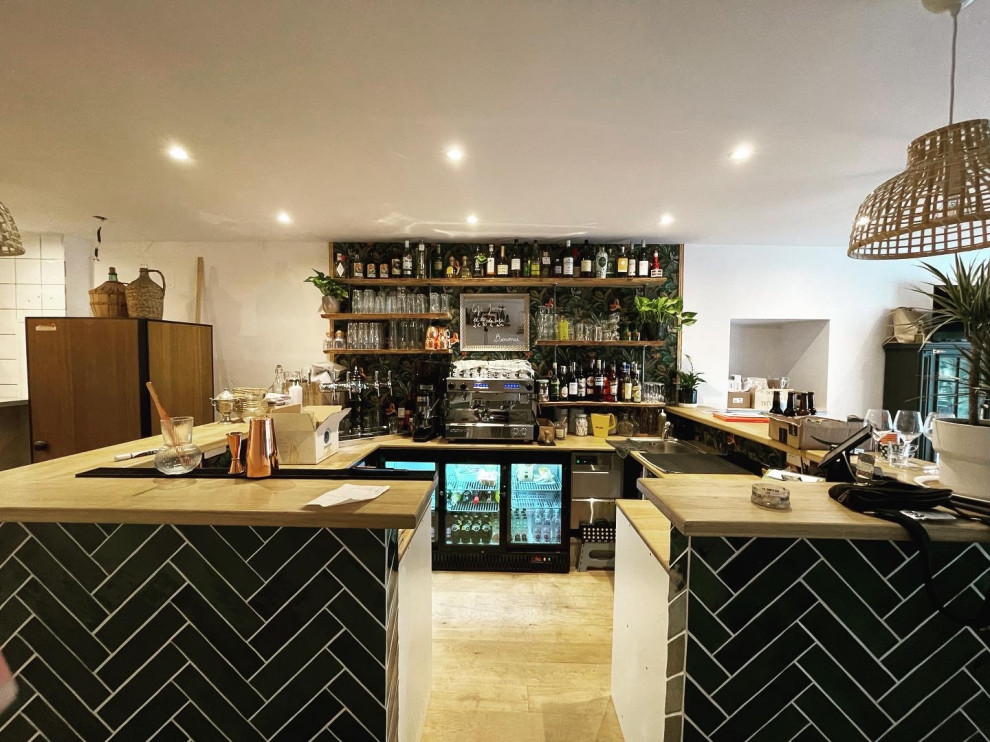 Conception, fabrication et pose d’un bar sûr mesure