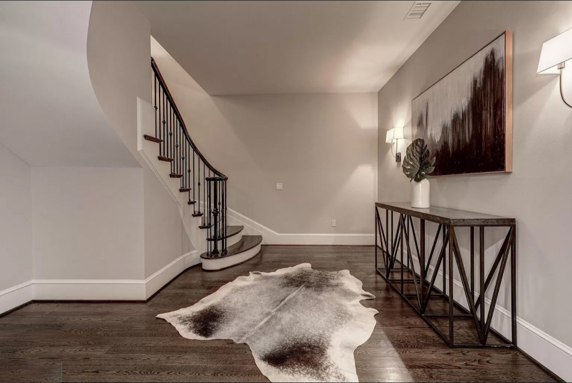 86_ Gorgeous Floating Curved Staircase, McLean VA 22066