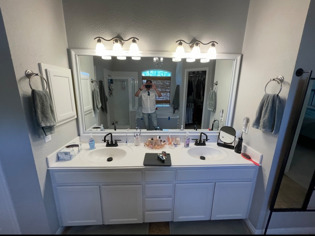 Southwestern Charm Bathroom (Circle C)