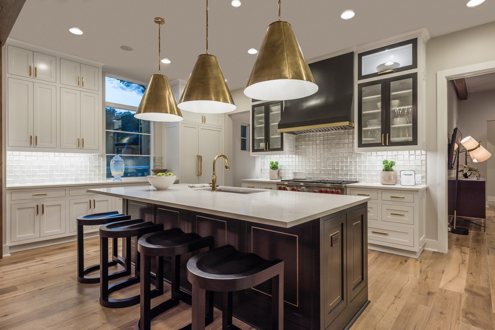 Inspiration for a transitional kitchen remodel in Austin
