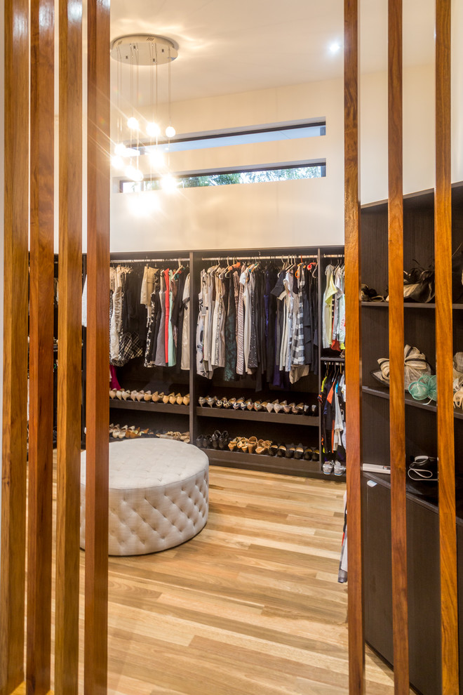 Design ideas for a contemporary storage and wardrobe in Cairns.