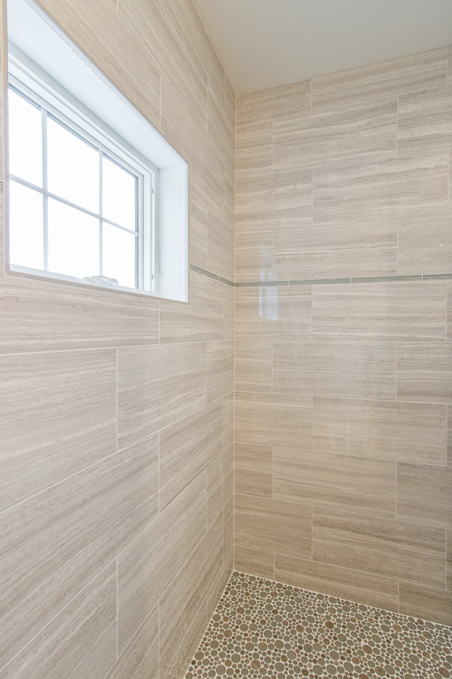 Idee per una stanza da bagno tradizionale con piastrelle beige, piastrelle in gres porcellanato, pavimento con piastrelle a mosaico e pavimento beige