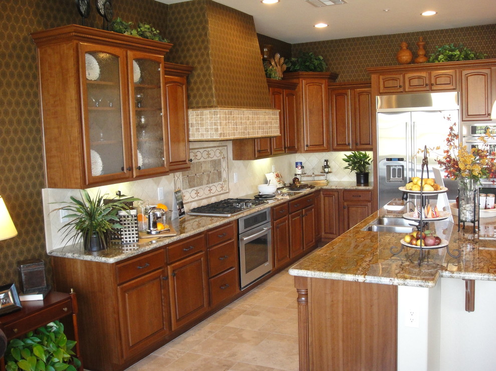 Transitional kitchen photo in Phoenix