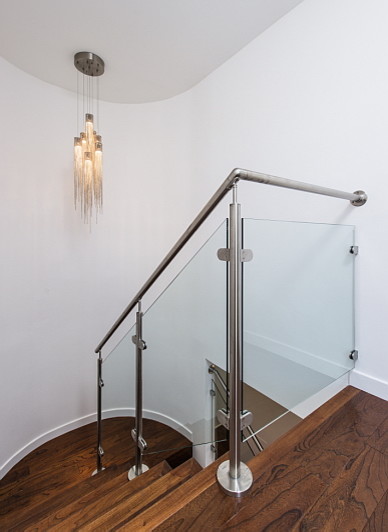 This is an example of a modern staircase in Atlanta.