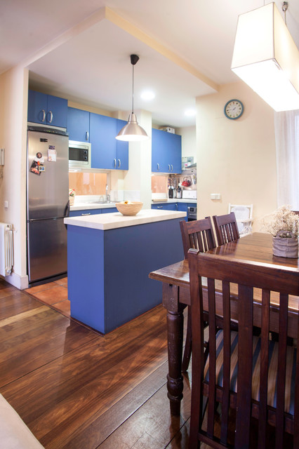 Cocina y comedor de Cris y Manuel beach-style-kitchen