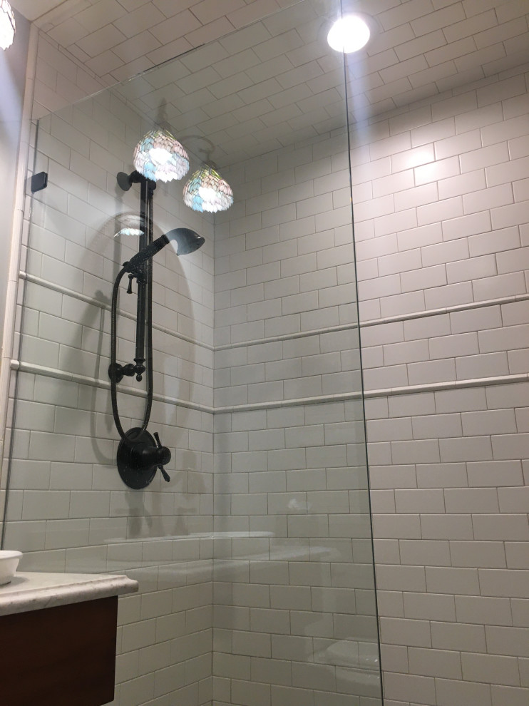 KH Hall Bath