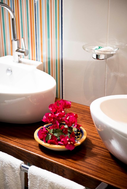Hotel Pellegrino - Particolare Bagno traditional-bathroom